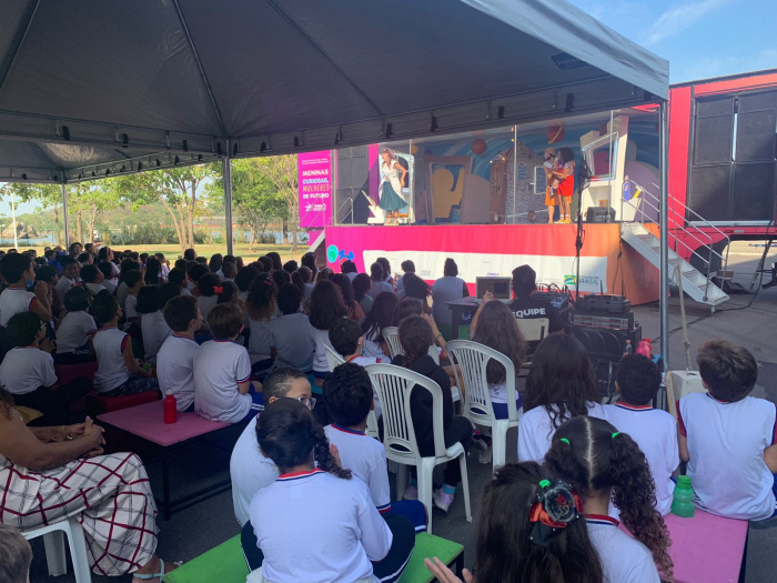 Grupo "STEAM Girls" realiza peça teatral para estudantes no Tancredão