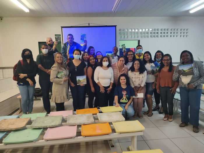 Mangueando na Educação realiza roda de conversas na escola Hildebrando Lucas em Maruípe