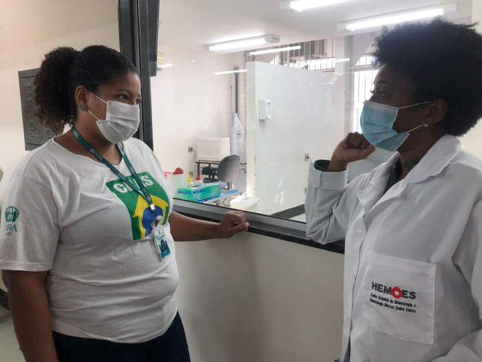 Adolescentes do coletivo Projovem visitam o Hemoes