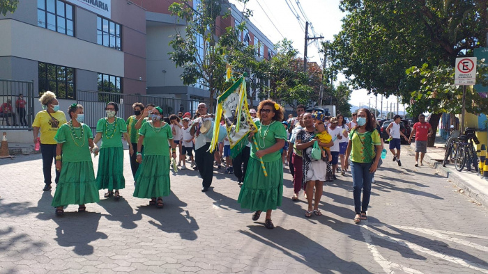 Caminhada em favor do manguezal