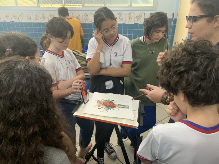 Oficina de aquarela com estudantes de altas habilidades e/ou superdotação