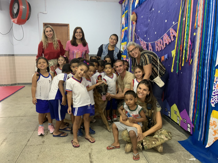 Projeto “Patrulha Canina” conversa com crianças de Cmei sobre sonhos e futuro