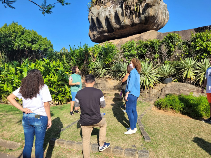 Estudantes e estagiários de Vitória visitam o Parque Pedra da Cebola