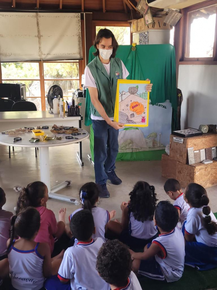 Estudantes e estagiários de Vitória visitam o Parque Pedra da Cebola