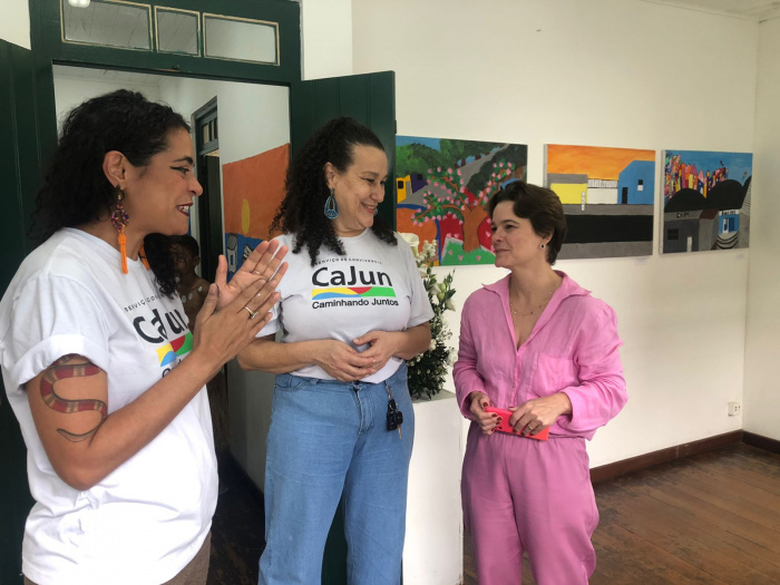 Secretária Cintya Schulz dialoga com Coordenadora e Educadora Social do Cajun.