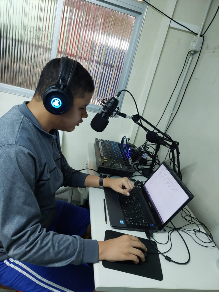 Projeto Rádio Escola desenvolve protagonismo estudantil