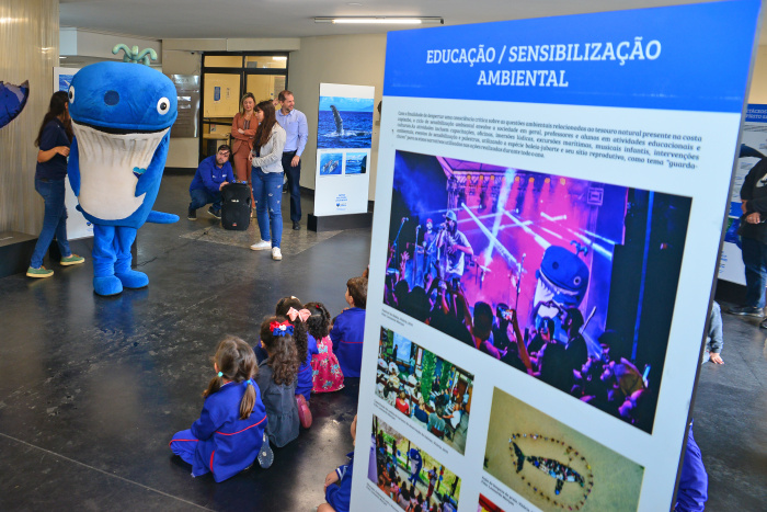 Mascote Jujuba e roda de conversa crianças da educação infantil