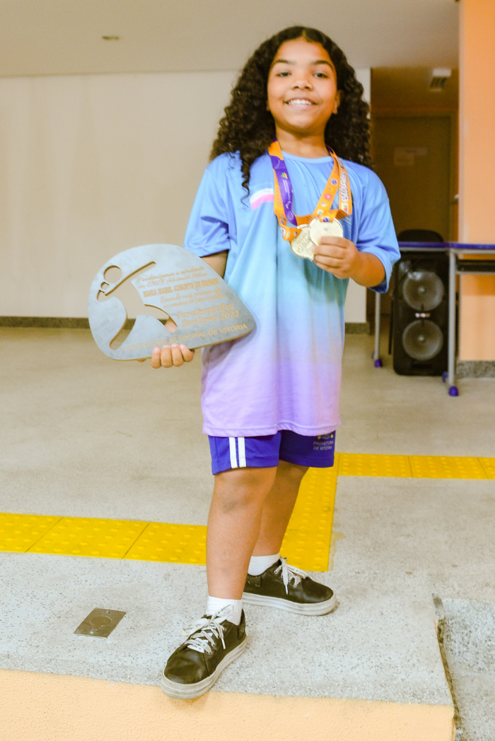 Homenagem para aluna Maria Isabel Augusto de Mores da EMEF Alvimar Silva que conquistou medalhas nas Paralimpíadas Escolares 2022