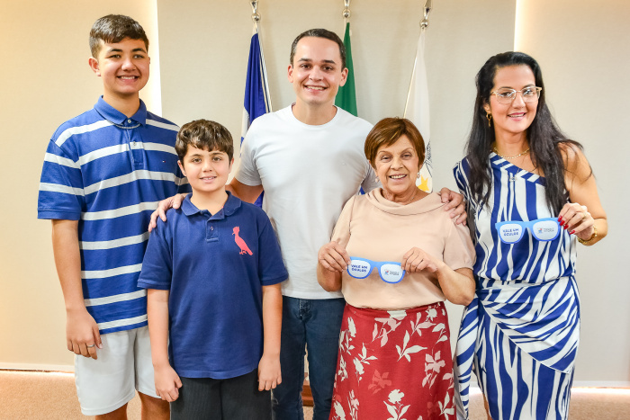 Entrega dos Vouchers de Óculos aos Alunos da Rede Municipal