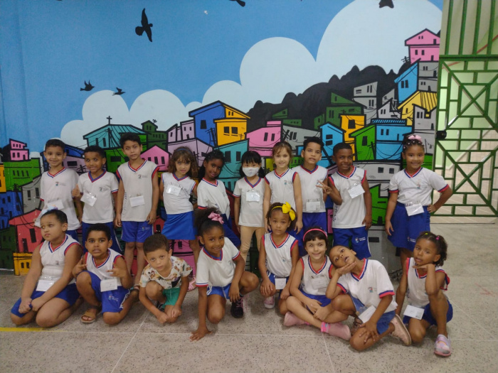 Crianças dos Cmeis Menino Jesus e Carlita Correa Pereira visitam a Emef Anacleta Schneider Lucas