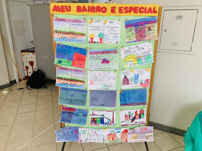 Exposição de trabalhos dos estudantes da Emef Maria José Costa Moraes no hall da Seme