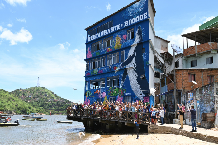 Entrega da pintura do Bar do Bigode