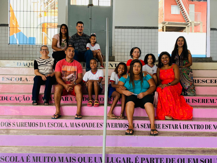 Projeto Preceitos: frases vencedoras do concurso foram plotadas na escada da unidade de ensino