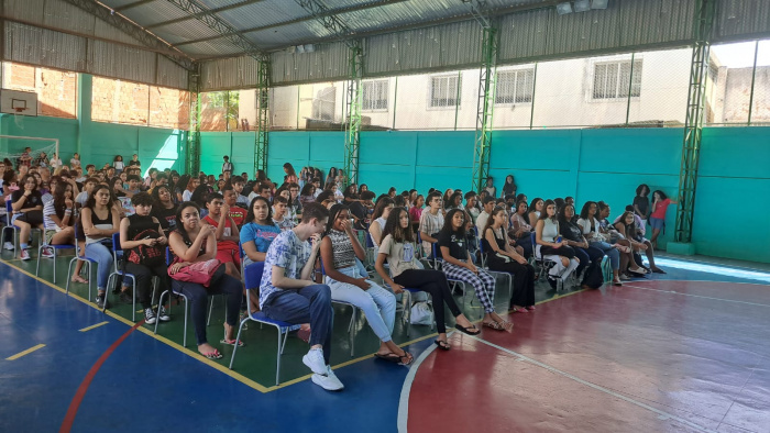 Mais de 250 estudantes participam de curso preparatório na Emef Padre Anchieta