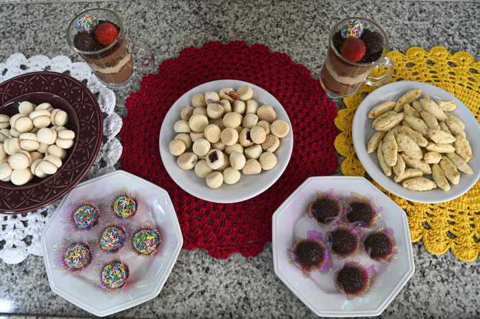 Curso de Confeiteiro e design de sobrancelhas no SENAC