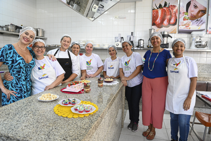 Curso de Confeiteiro e design de sobrancelhas no SENAC