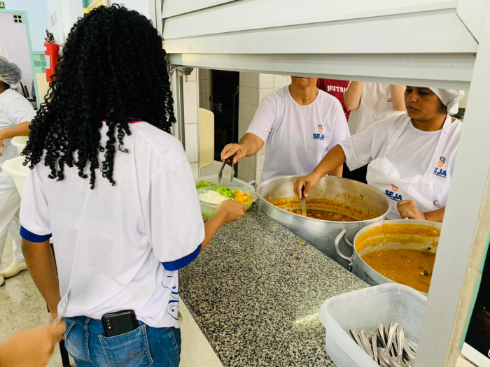 Moqueca capixaba na alimentação escolar de crianças e estudantes de Vitória