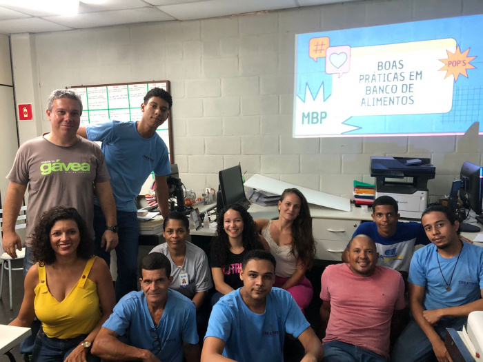 Treinamento sobre boas práticas no banco de alimentos