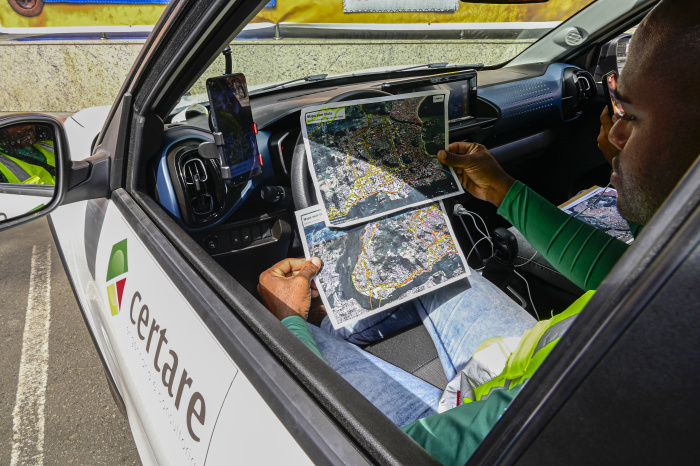 Carro do consórcio contratado para Plano de Mobilidade Urbana de Vitória.