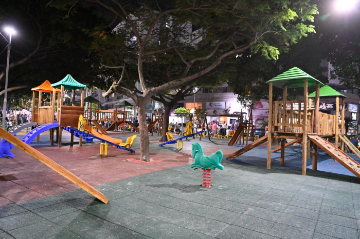 Inauguração do Parque Kids na praça Nilze Mendes