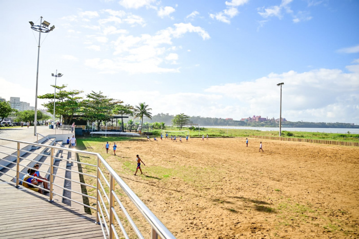 Arena de Esportes da Praia Central recebe redes de proteção