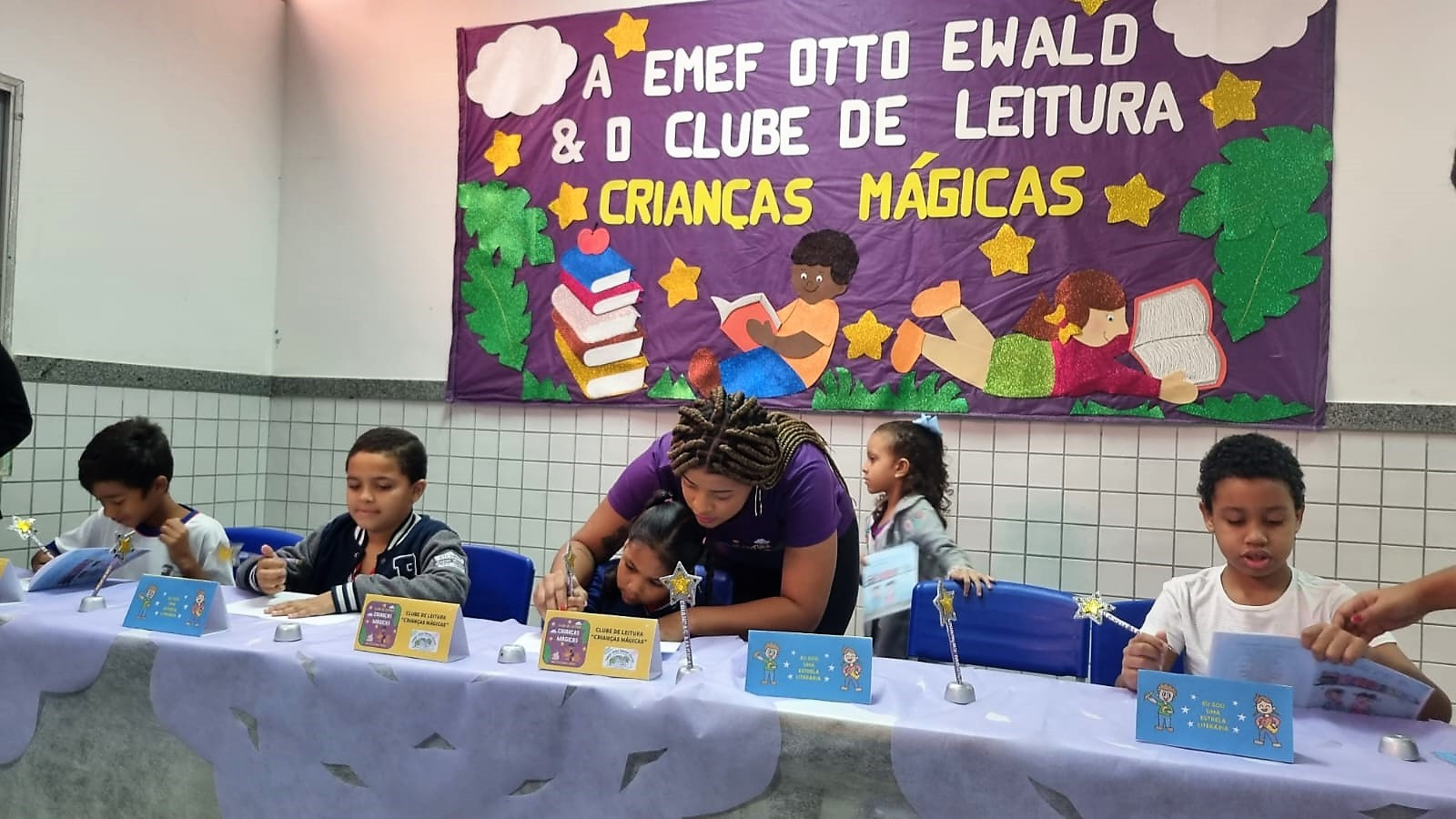 Crianças mágicas: clube da leitura encanta estudantes em escola de Itararé  – Prefeitura de Vitória