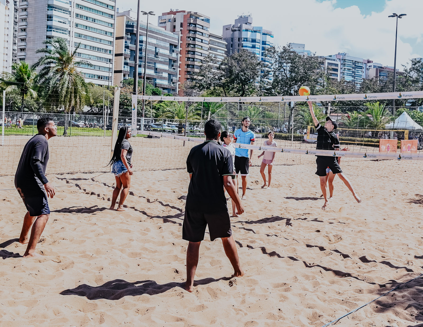 Circuito de Tênis: quadras da Praça dos Namorados com jogos de