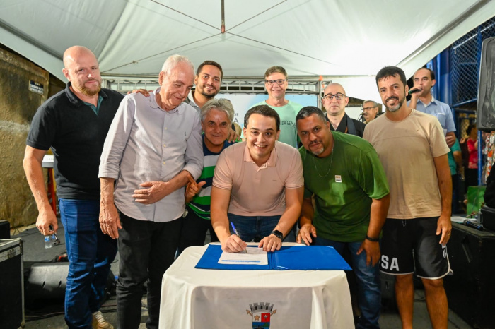 Assinatura da ordem de serviço para inicio das obras de reurbanização da Praça Primo Bitti