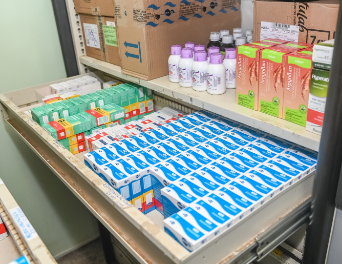 Medicamentos em Farmácia de Unidade de Saúde.