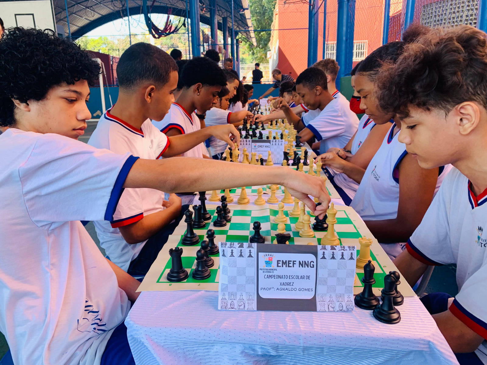 Campeonato de xadrez recebe competidores estudantes da rede