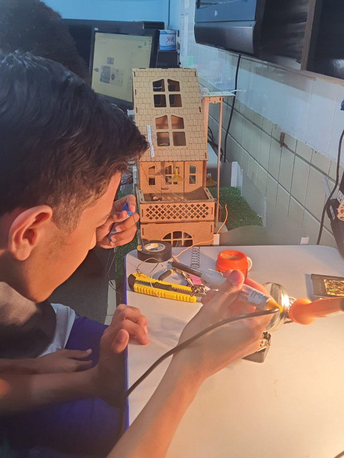 Robótica: o futuro chegou às salas de aula da Emef Eber Louzada Zippinotti