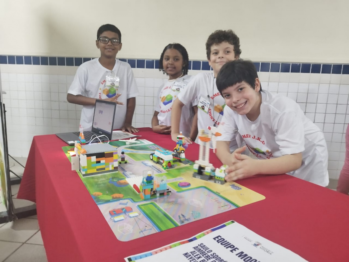 Estudantes da Emef Juscelino Kubitschek participam do Projeto First Lego League Explore