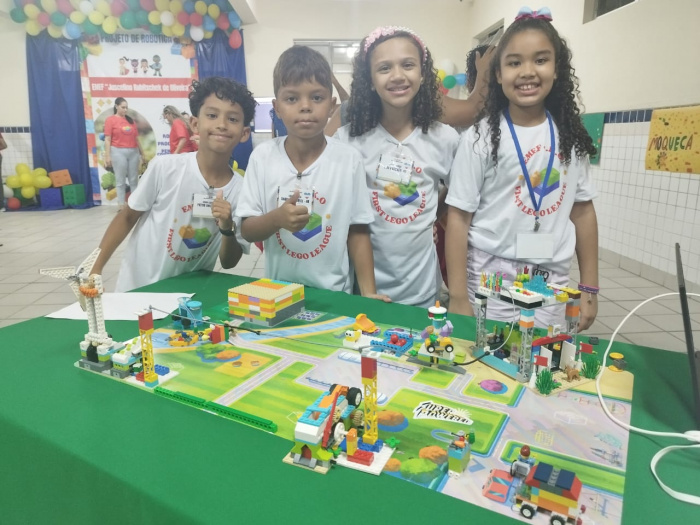 Estudantes da Emef Juscelino Kubitschek participam do Projeto First Lego League Explore