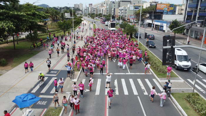 Prefeito na caminhada promovida pela AFECC em Camburi