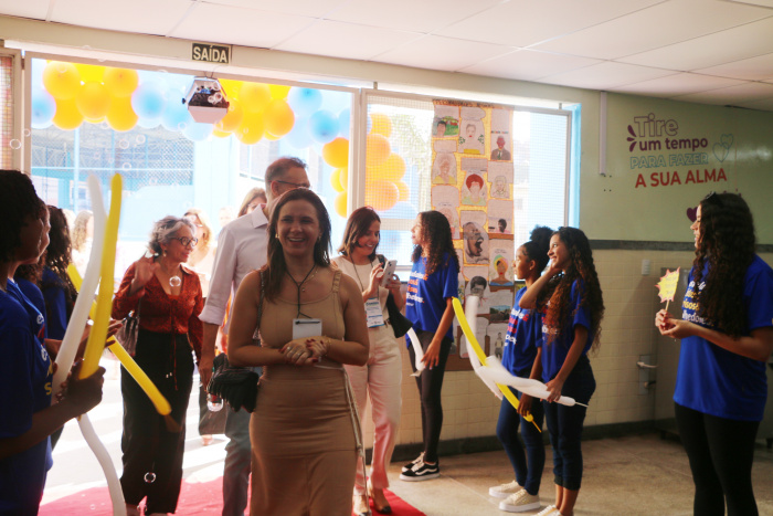 Nas unidades de ensino em tempo integral,os secretários foram recebidos pelos estudantes acolhedores