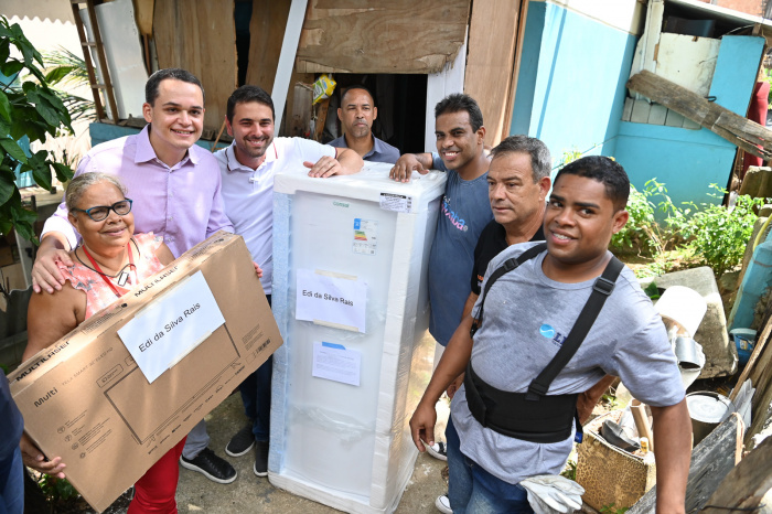Entrega dos Eletrodomésticos Programa Casa Feliz e Segura