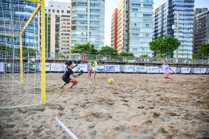 Treino do time São Pedro feminino de Beach Soccer na Arena de Verão 2024