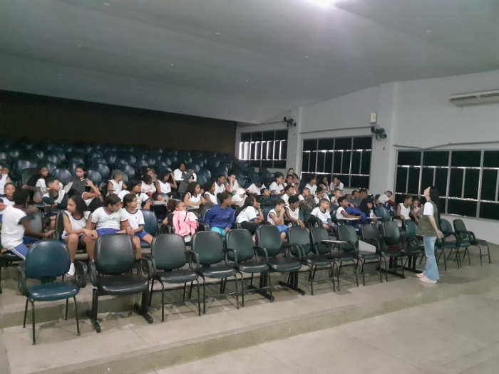 Bate-papo educativo promove sensibilização ambiental de alunos da rede municipal
