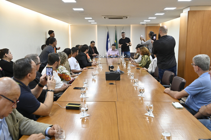 Envio à CMV do PL que dispõe sobre a criação do Cartão do Estudante Leitor