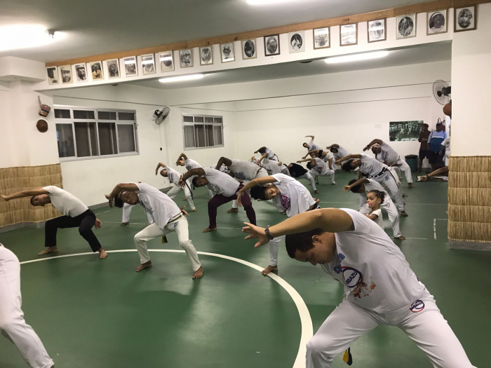 Entrega dos matérias de capoeira em São Pedro