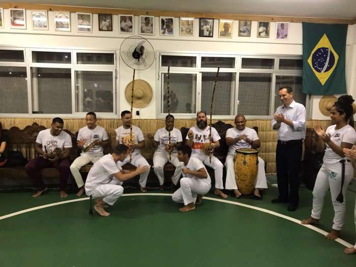 Entrega dos matérias de capoeira em São Pedro