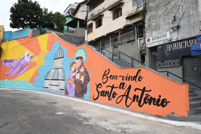 Escadaria Benedito Elesbão de Siqueira Varejão ganha nova pintura