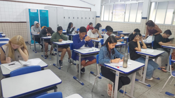 Simulado na Emef Adevalni Sysemundo Ferreira de Azevedo