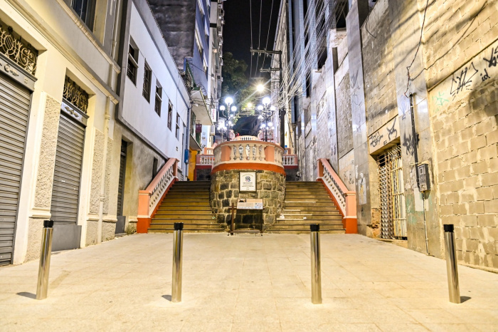 Escadaria Maria Ortiz é totalmente restaurada