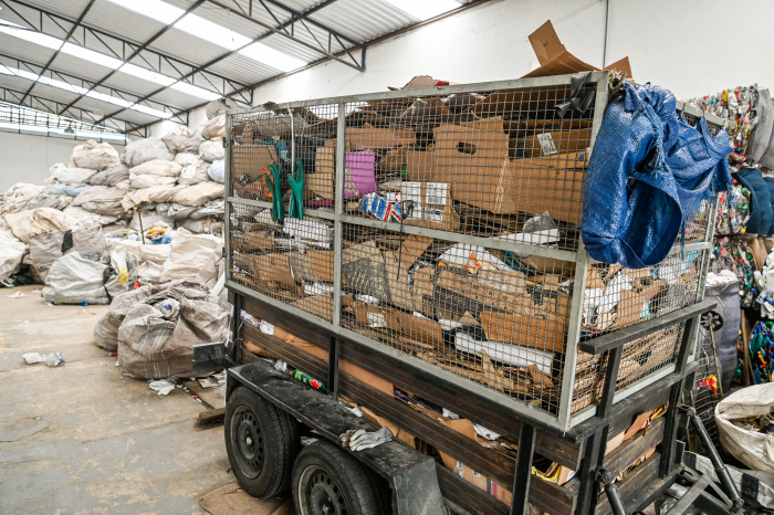 Visita à Cooperativa Recicle Mais - Serviço de triagem de resíduos oriundos da coleta seletiva.