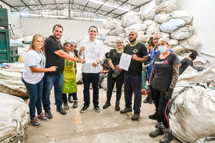 Visita à Cooperativa Recicle Mais - Serviço de triagem de resíduos oriundos da coleta seletiva.