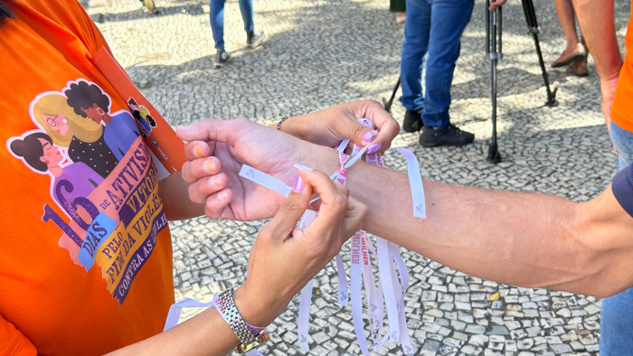 Dia do Laço Branco: : ação promove a conscientização pelo fim da violência contra a mulher