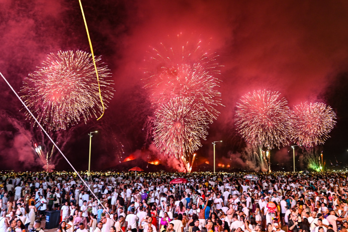 Fogos - Réveillon 2025 Camburi