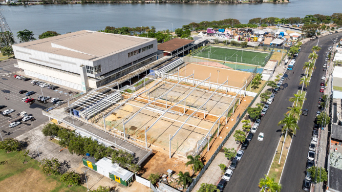 Visita técnica às obras de construção das coberturas das quadras do Tancredão.