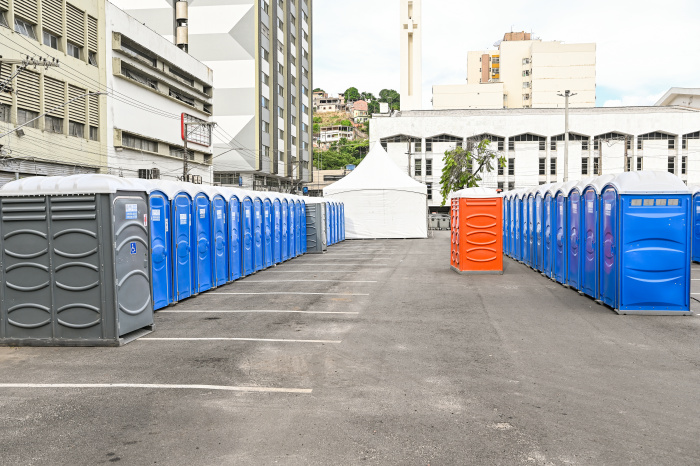 Banheiros Instalados na avenida Beira Mar para o carnaval de rua
